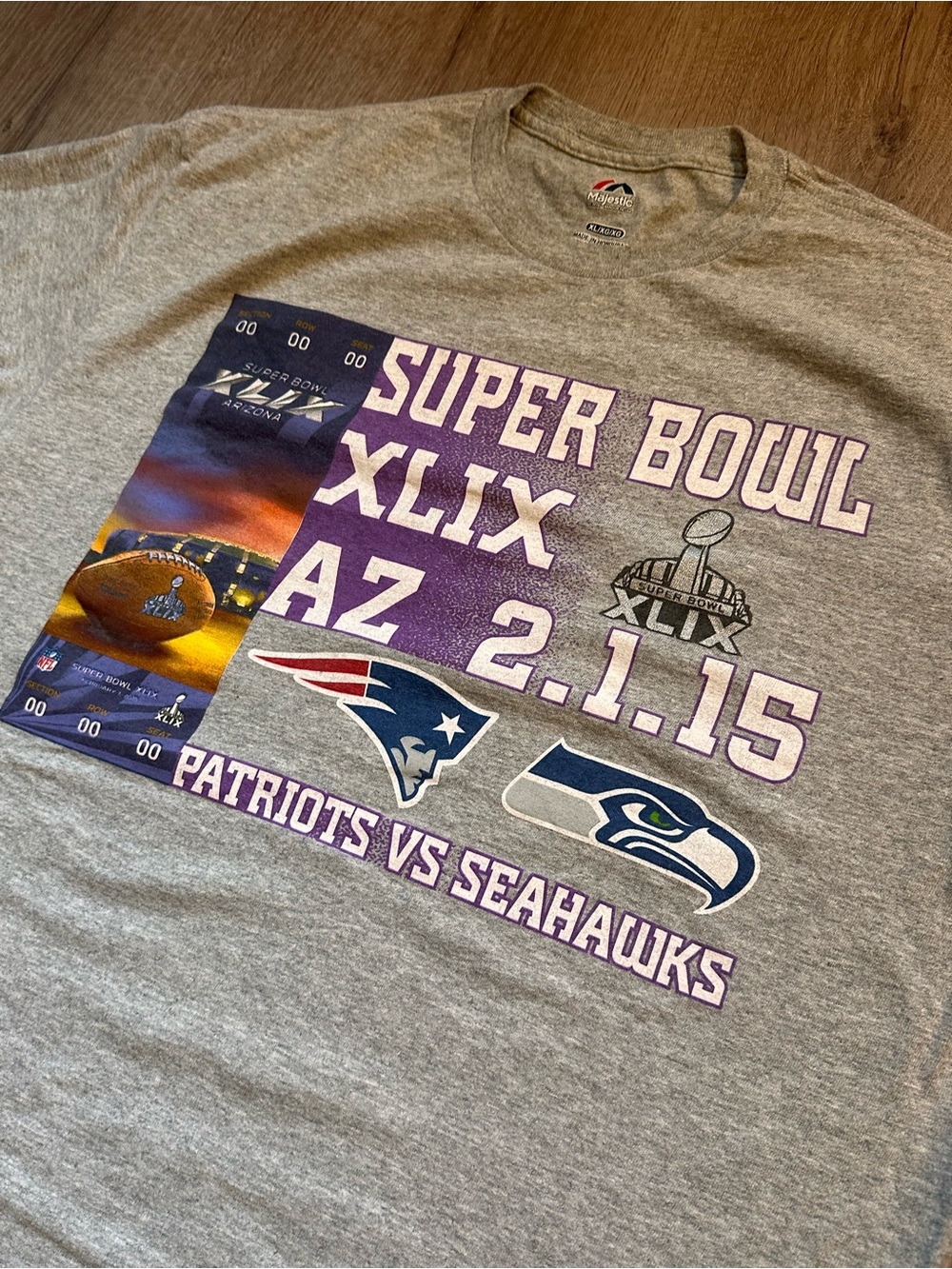 Vintage Majestic Super Bowl XLIX Patriots vs Seahawks Tee